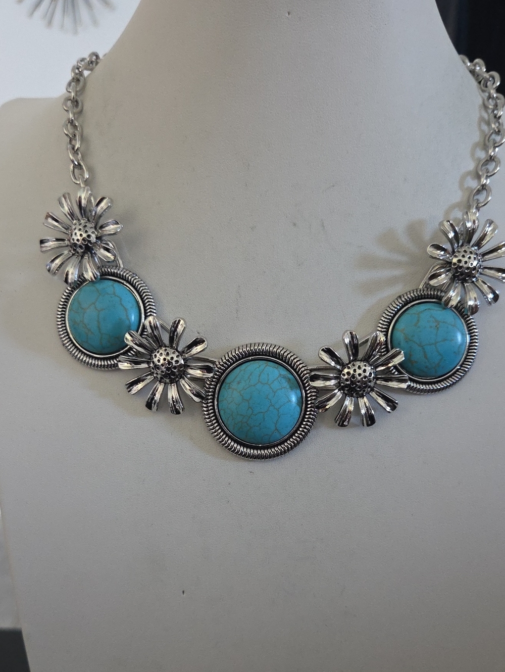 Paparazzi Turquoise Flower Necklace NWT